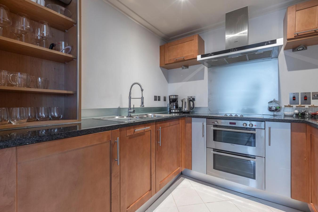 City Waterfront Apartments London Ngoại thất bức ảnh